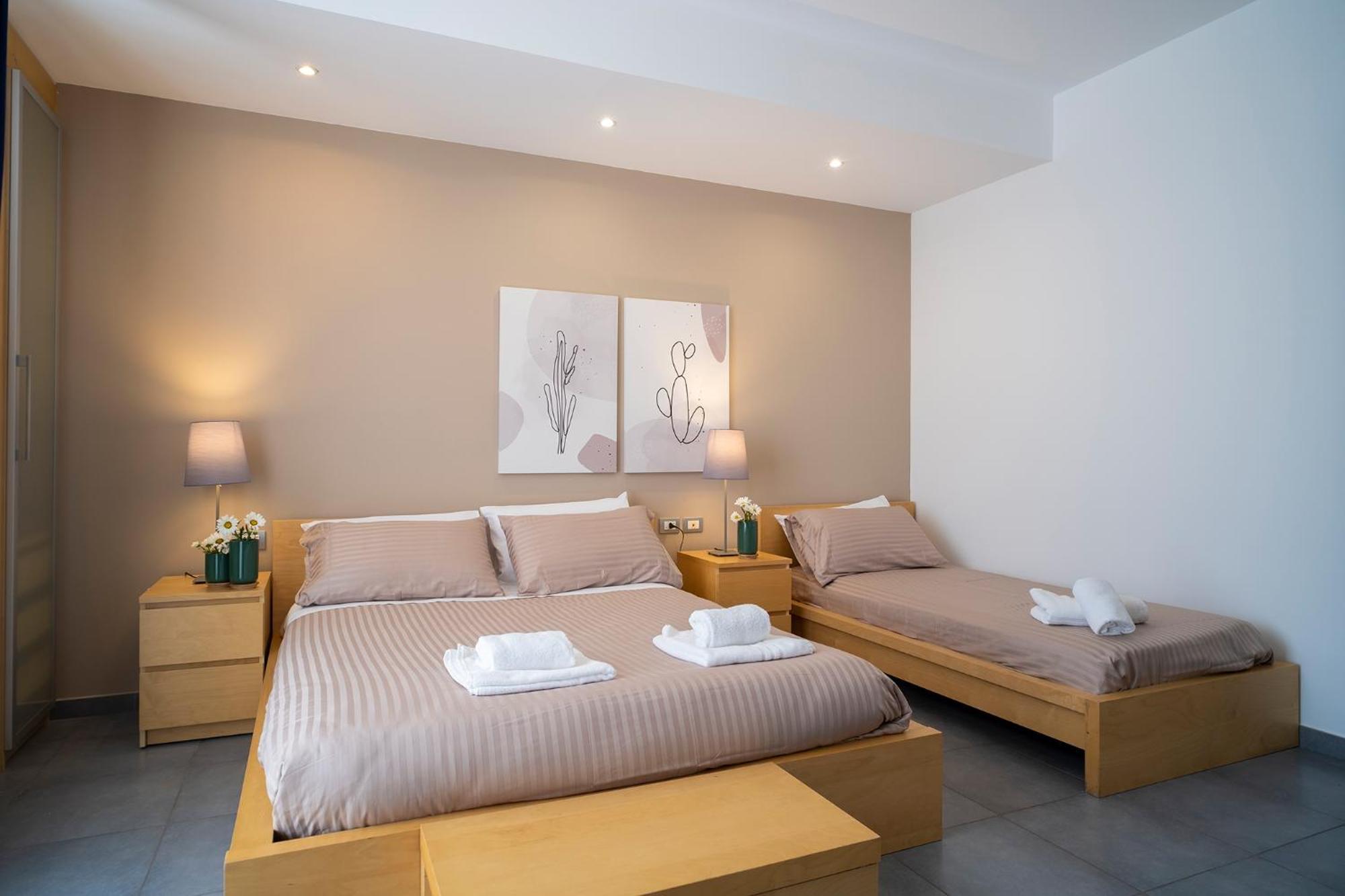 Enny Camere Alcamo Luaran gambar
